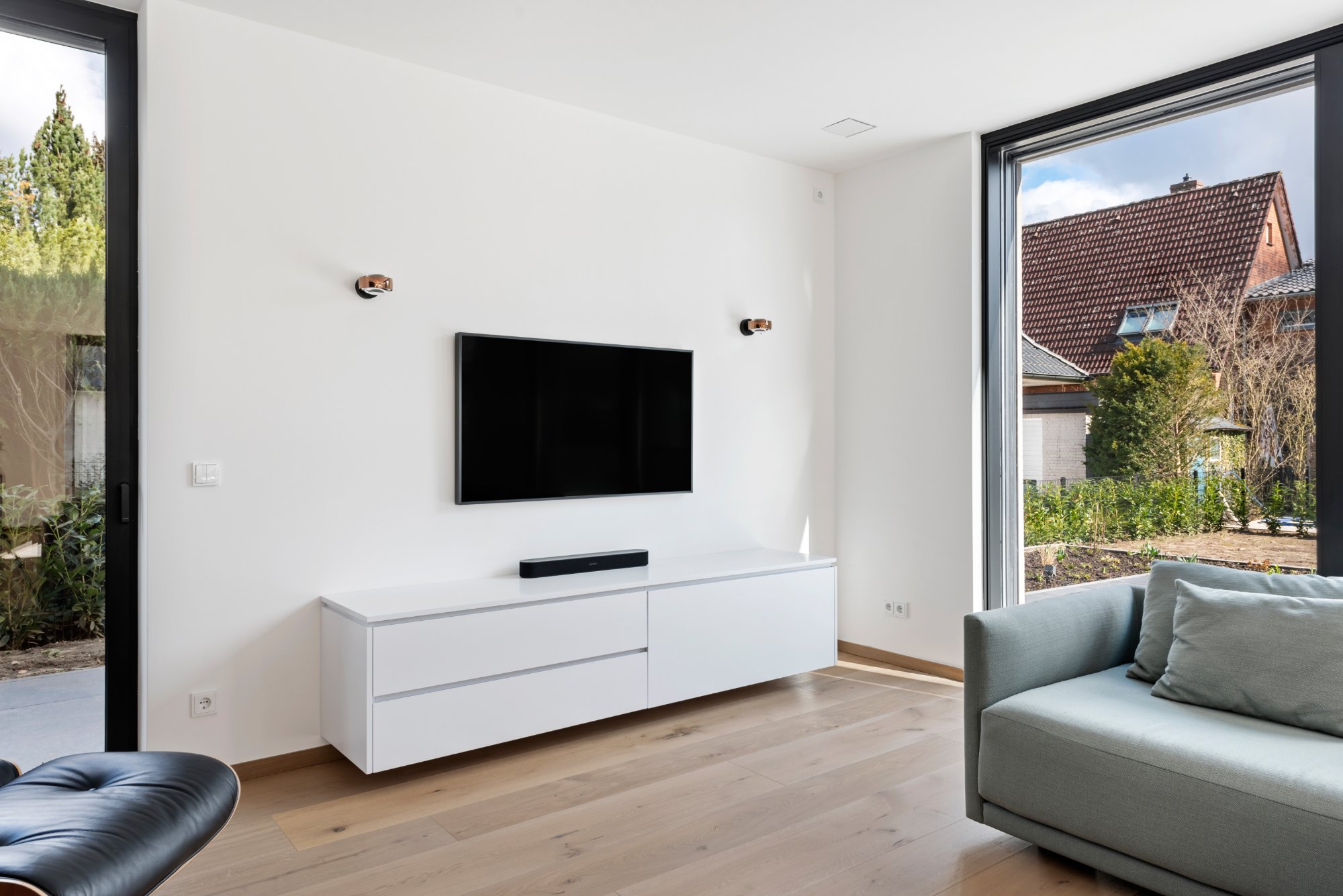 Hauseinrichtung Hamburg von HOME Schlafen & Wohnen: Medienmöbel im Wohnzimmer
