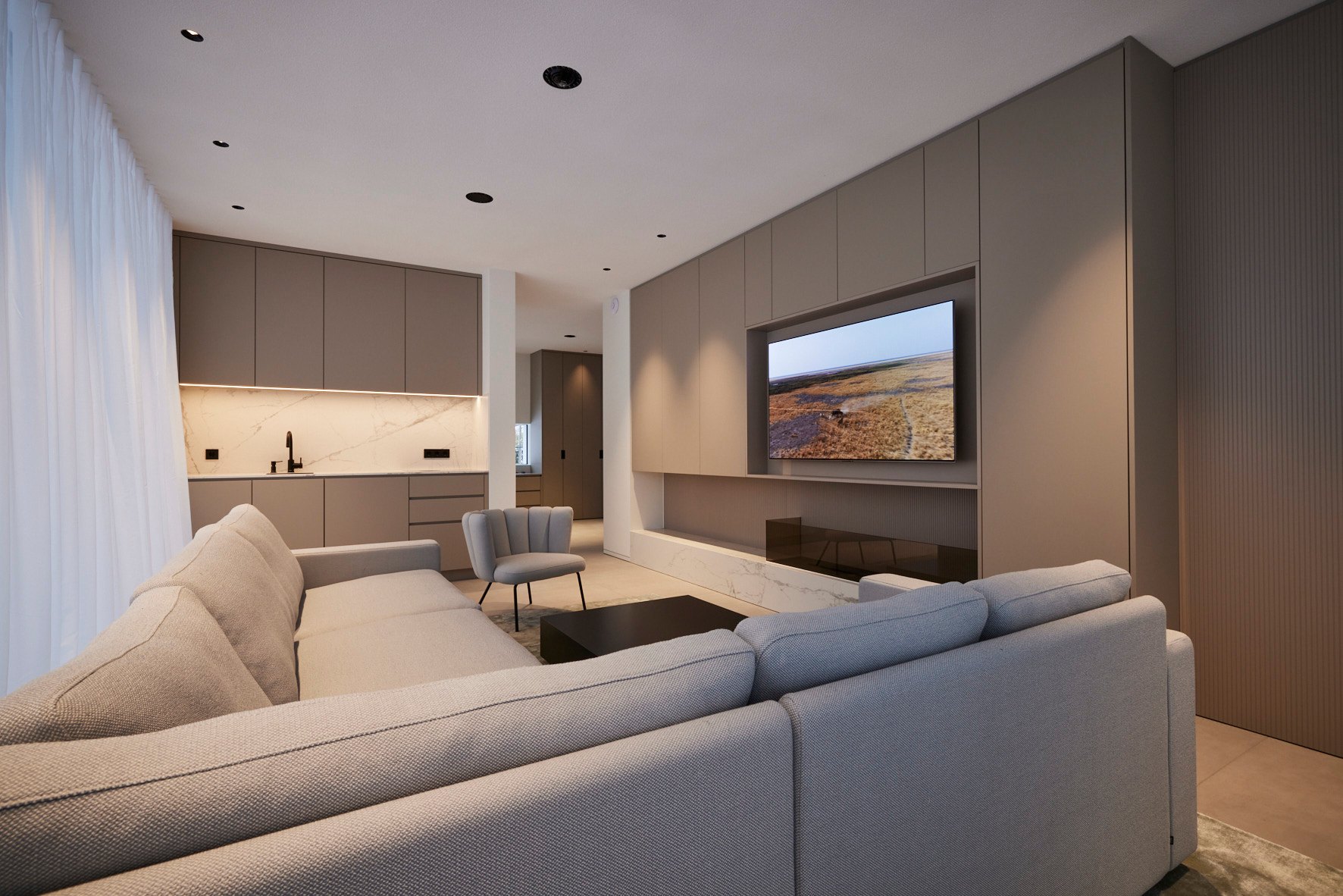 Fertige Lounge mit Medienwand und Pantry