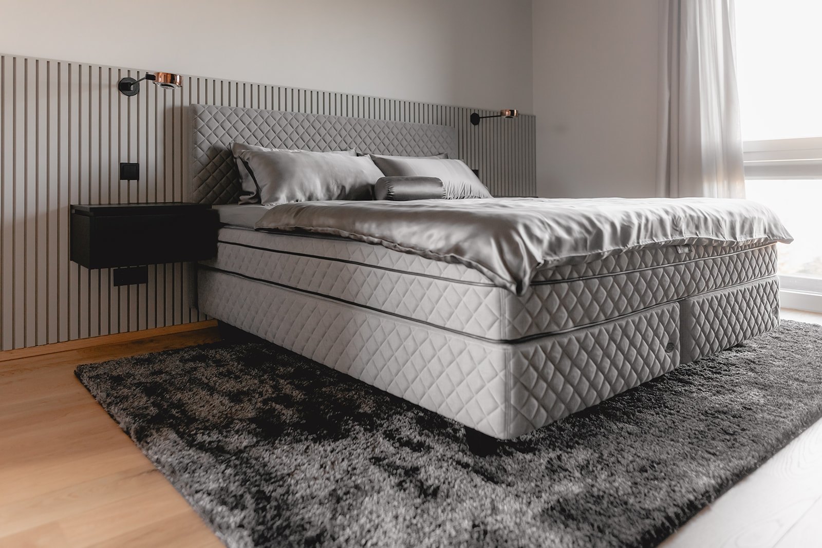Wohnungseinrichtung Leverkusen von HOME Schlafen & Wohnen: Schlafzimmer mit Boxspringbett